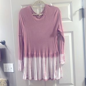 Long sleeve shirt. Beautiful lilac color. Thin ribbed material.